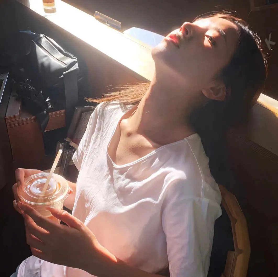 差不多 海报